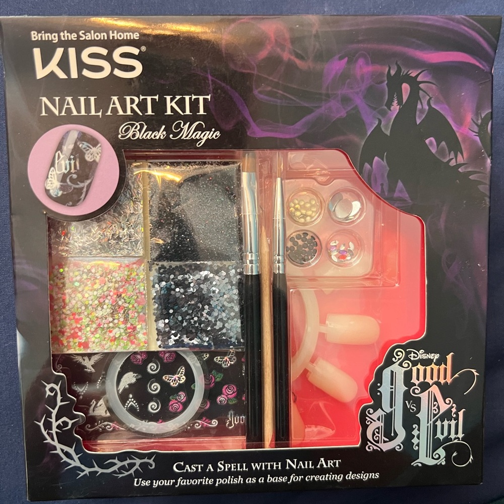 KISS Nail Art Kit - Black and Pink Magic
